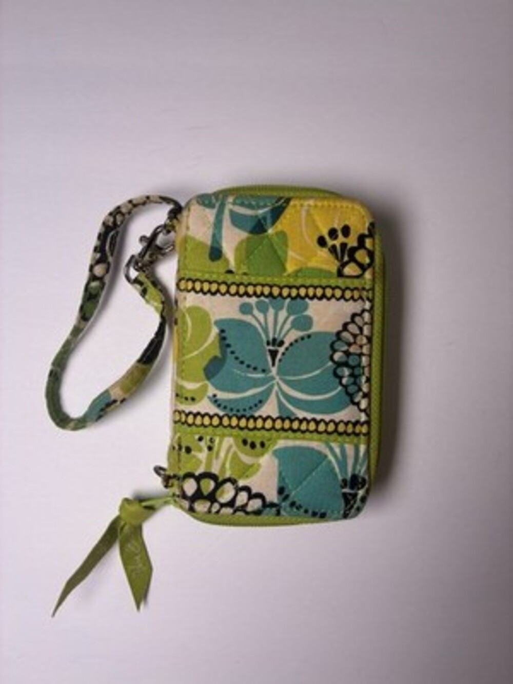 Vera Bradley Limes Up Pattern 5.5"x3.5" Bi-Fold Wristlet Wallet Zippered Entry